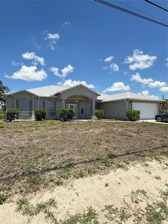 Недавно продано: $380,000 (4 спален, 2 ванн, 2200 Квадратных фут)