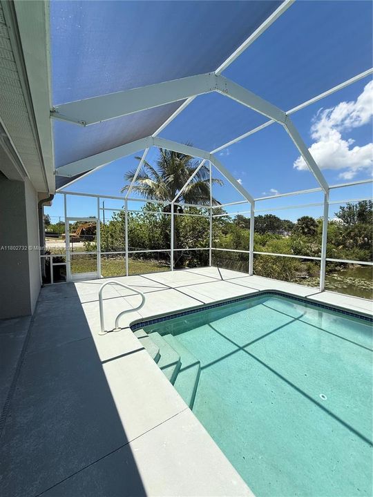 Недавно продано: $380,000 (4 спален, 2 ванн, 2200 Квадратных фут)