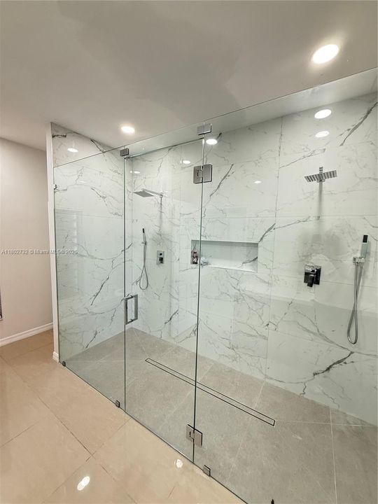 Недавно продано: $380,000 (4 спален, 2 ванн, 2200 Квадратных фут)