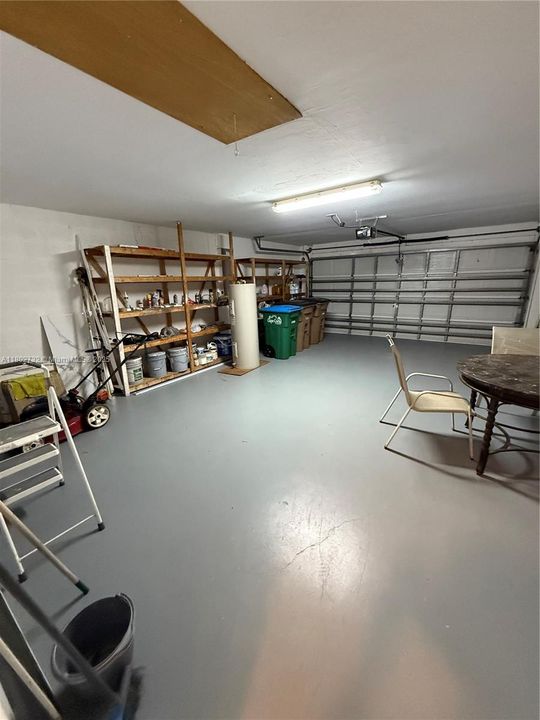 Недавно продано: $380,000 (4 спален, 2 ванн, 2200 Квадратных фут)