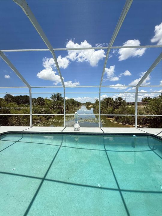 Недавно продано: $380,000 (4 спален, 2 ванн, 2200 Квадратных фут)