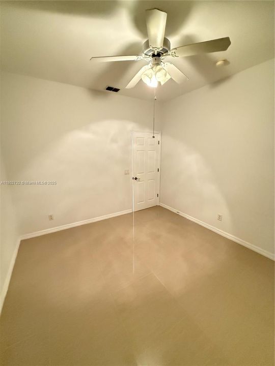 Недавно продано: $380,000 (4 спален, 2 ванн, 2200 Квадратных фут)