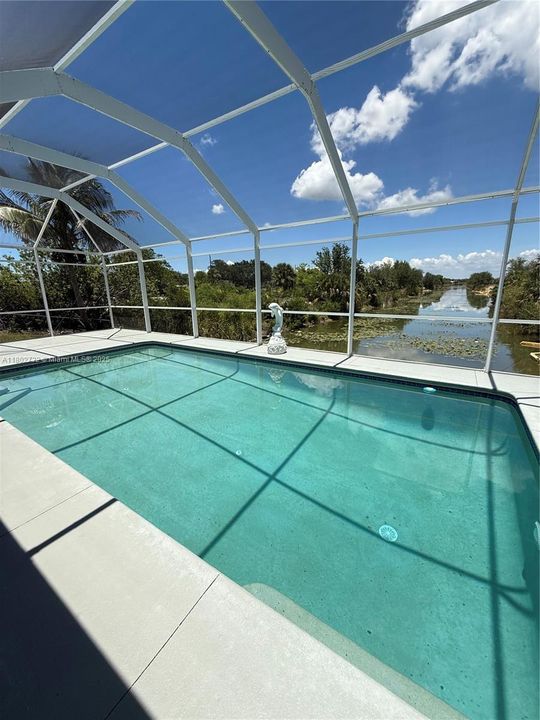 Недавно продано: $380,000 (4 спален, 2 ванн, 2200 Квадратных фут)