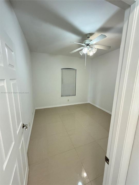 Недавно продано: $380,000 (4 спален, 2 ванн, 2200 Квадратных фут)