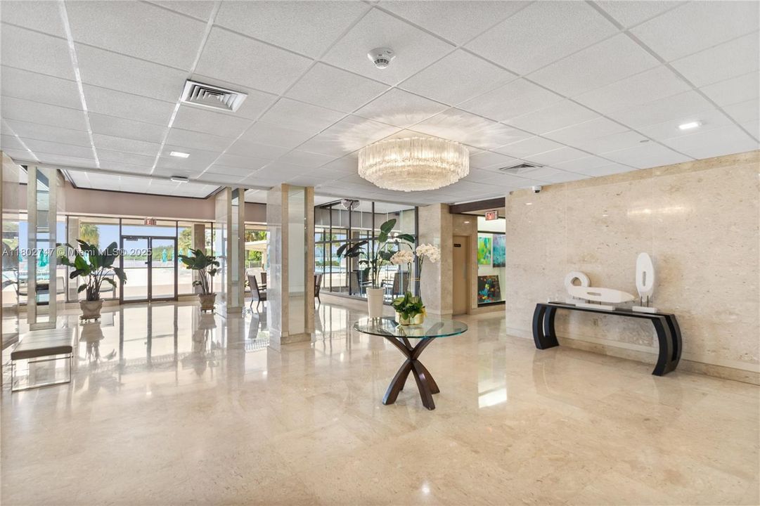 Active With Contract: $474,999 (2 beds, 2 baths, 1350 Square Feet)