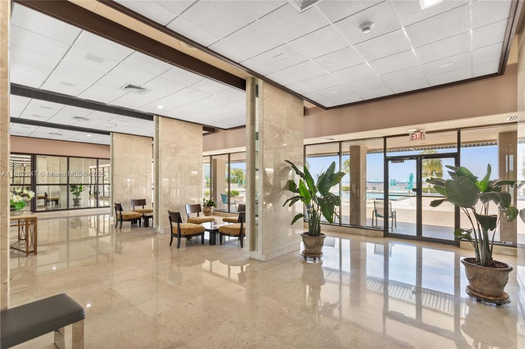 Active With Contract: $474,999 (2 beds, 2 baths, 1350 Square Feet)