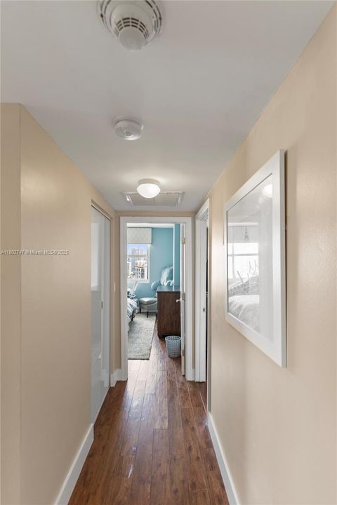 Active With Contract: $474,999 (2 beds, 2 baths, 1350 Square Feet)