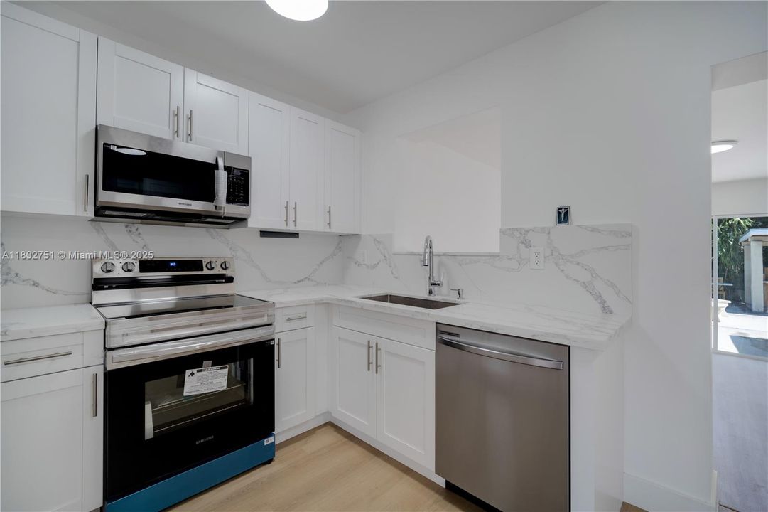 Vendido Recientemente: $699,000 (3 camas, 2 baños, 1815 Pies cuadrados)