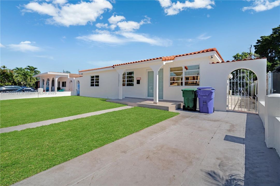 Vendido Recientemente: $699,000 (3 camas, 2 baños, 1815 Pies cuadrados)