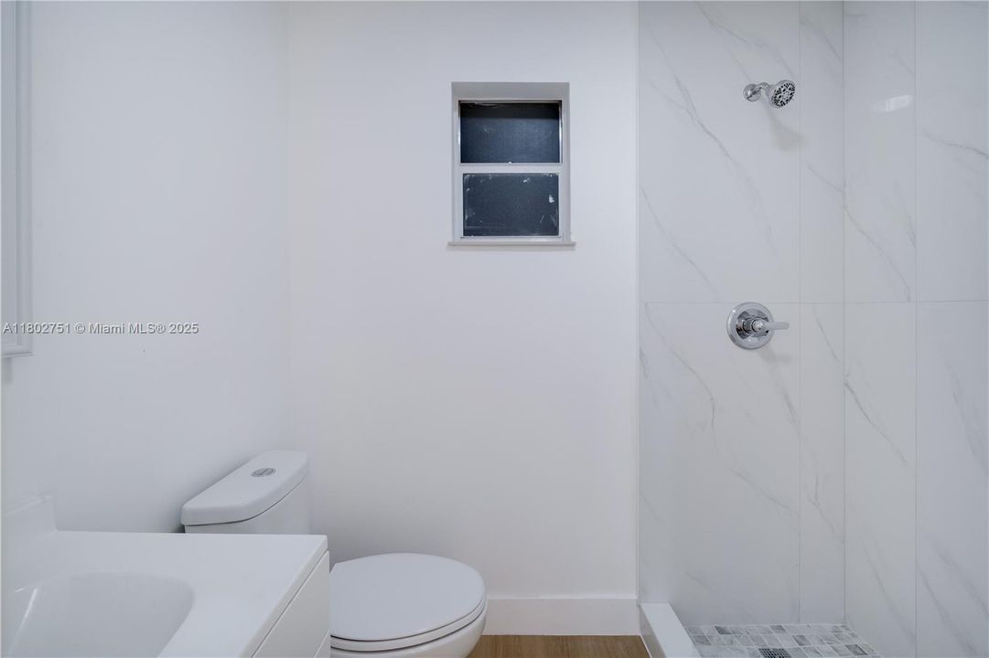 Vendido Recientemente: $699,000 (3 camas, 2 baños, 1815 Pies cuadrados)