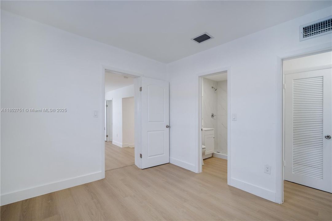 Vendido Recientemente: $699,000 (3 camas, 2 baños, 1815 Pies cuadrados)