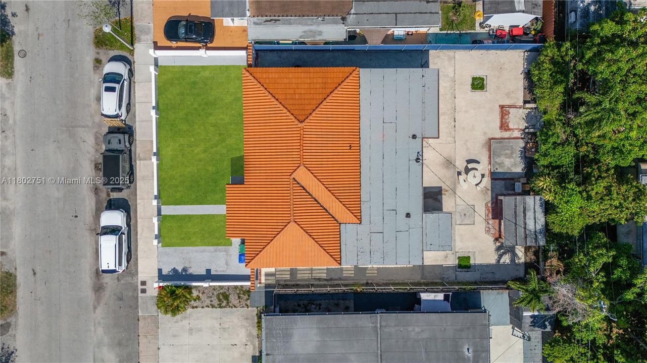 Vendido Recientemente: $699,000 (3 camas, 2 baños, 1815 Pies cuadrados)