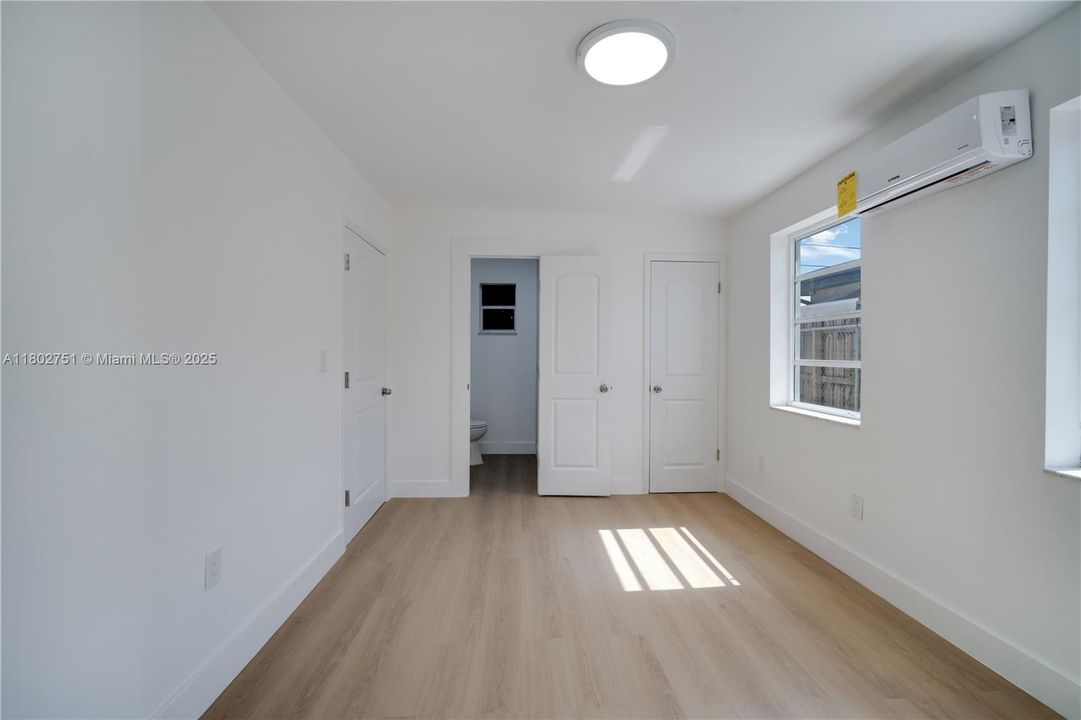 Vendido Recientemente: $699,000 (3 camas, 2 baños, 1815 Pies cuadrados)