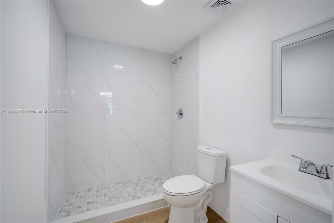 Vendido Recientemente: $699,000 (3 camas, 2 baños, 1815 Pies cuadrados)