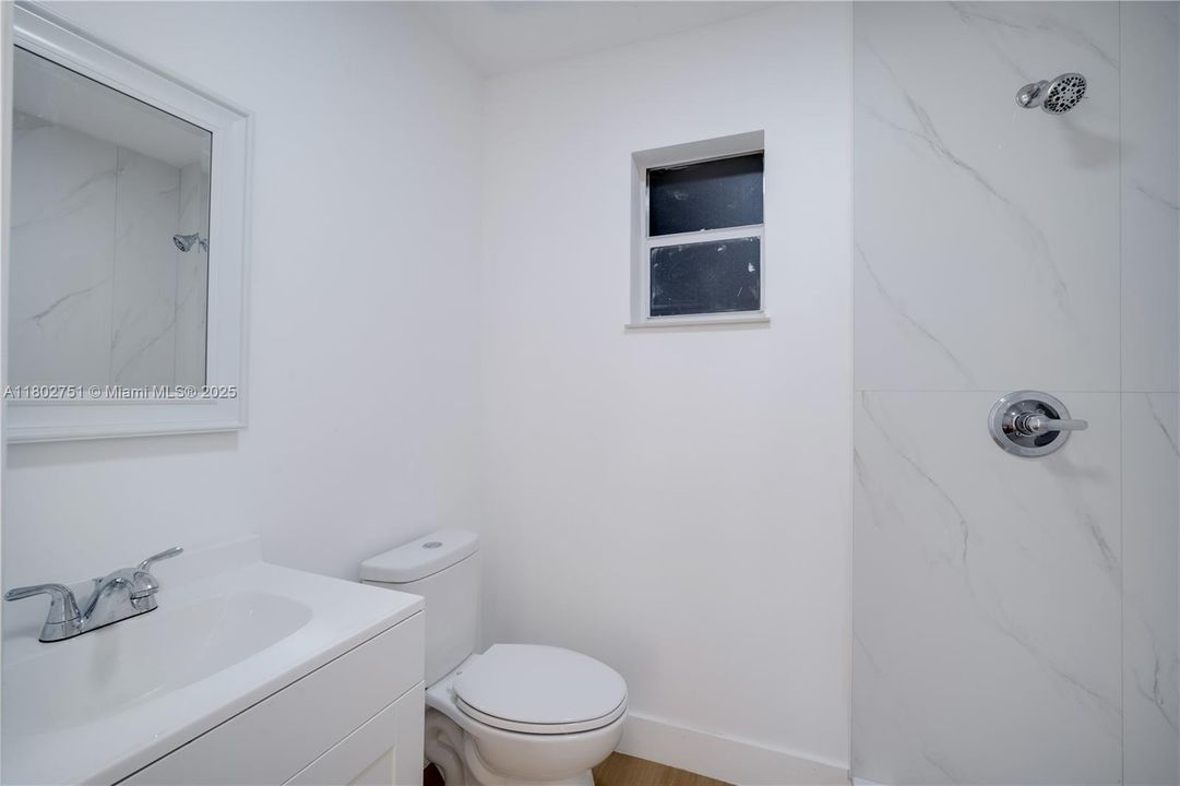 Vendido Recientemente: $699,000 (3 camas, 2 baños, 1815 Pies cuadrados)