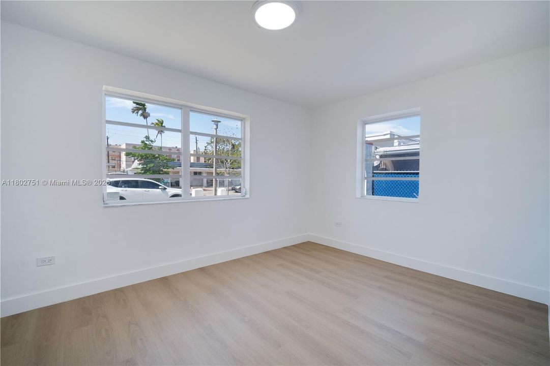 Vendido Recientemente: $699,000 (3 camas, 2 baños, 1815 Pies cuadrados)