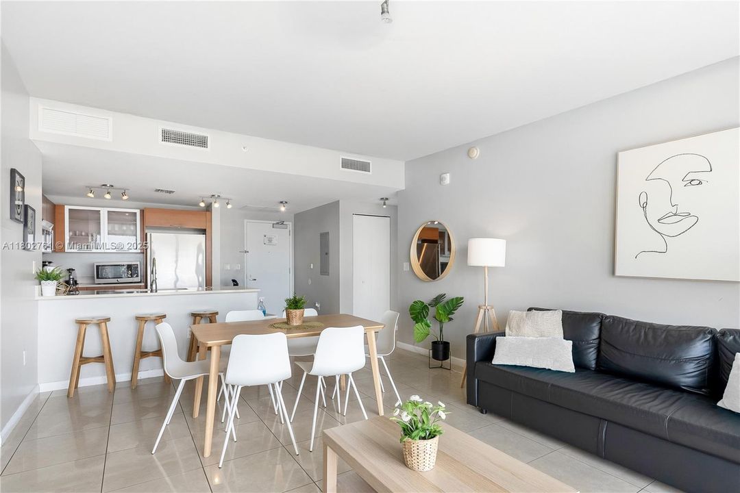 最近售出: $499,000 (2 贝兹, 2 浴室, 1146 平方英尺)