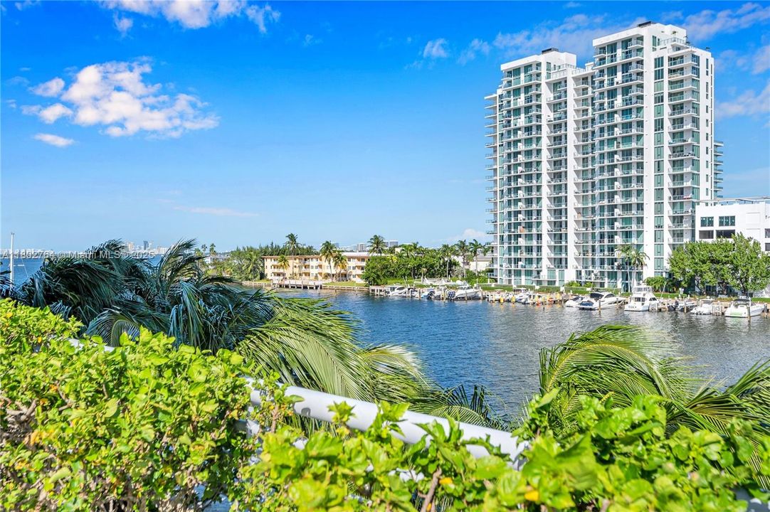 Activo con contrato: $5,500 (3 camas, 2 baños, 1712 Pies cuadrados)