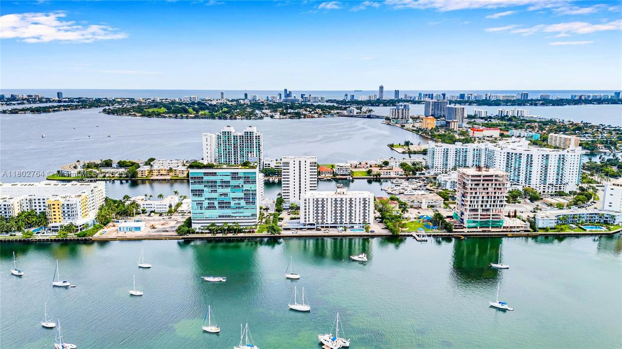 Activo con contrato: $5,500 (3 camas, 2 baños, 1712 Pies cuadrados)