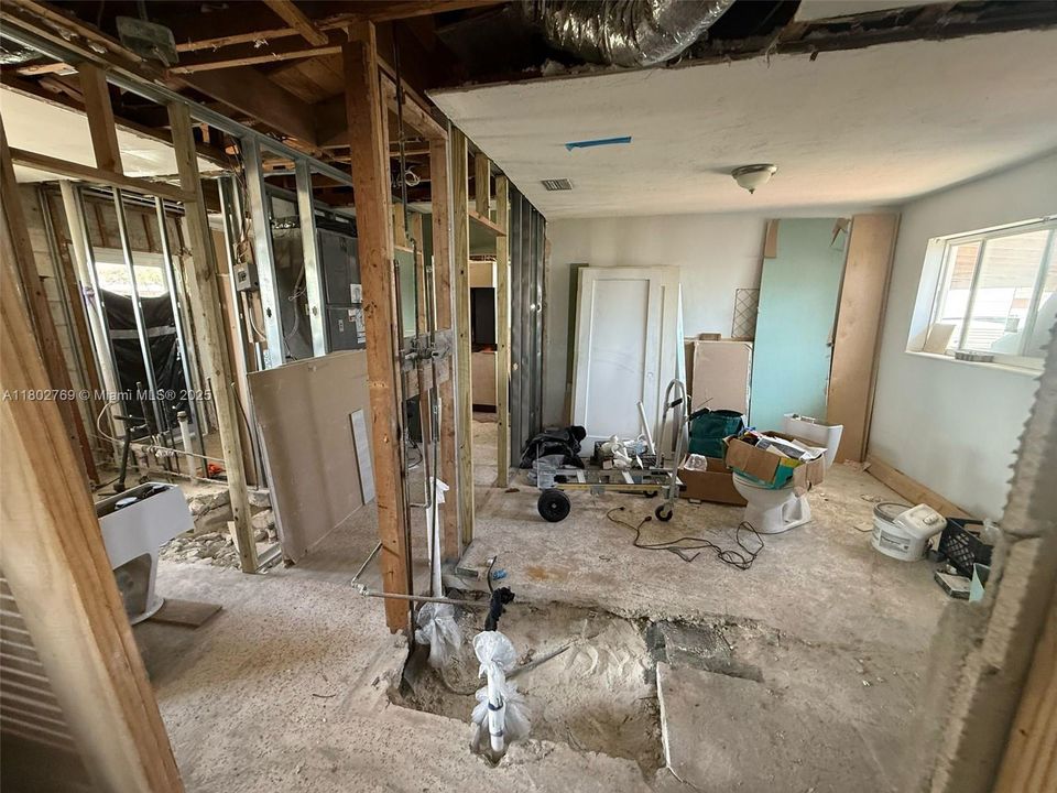 Active With Contract: $450,000 (3 beds, 2 baths, 1536 Square Feet)