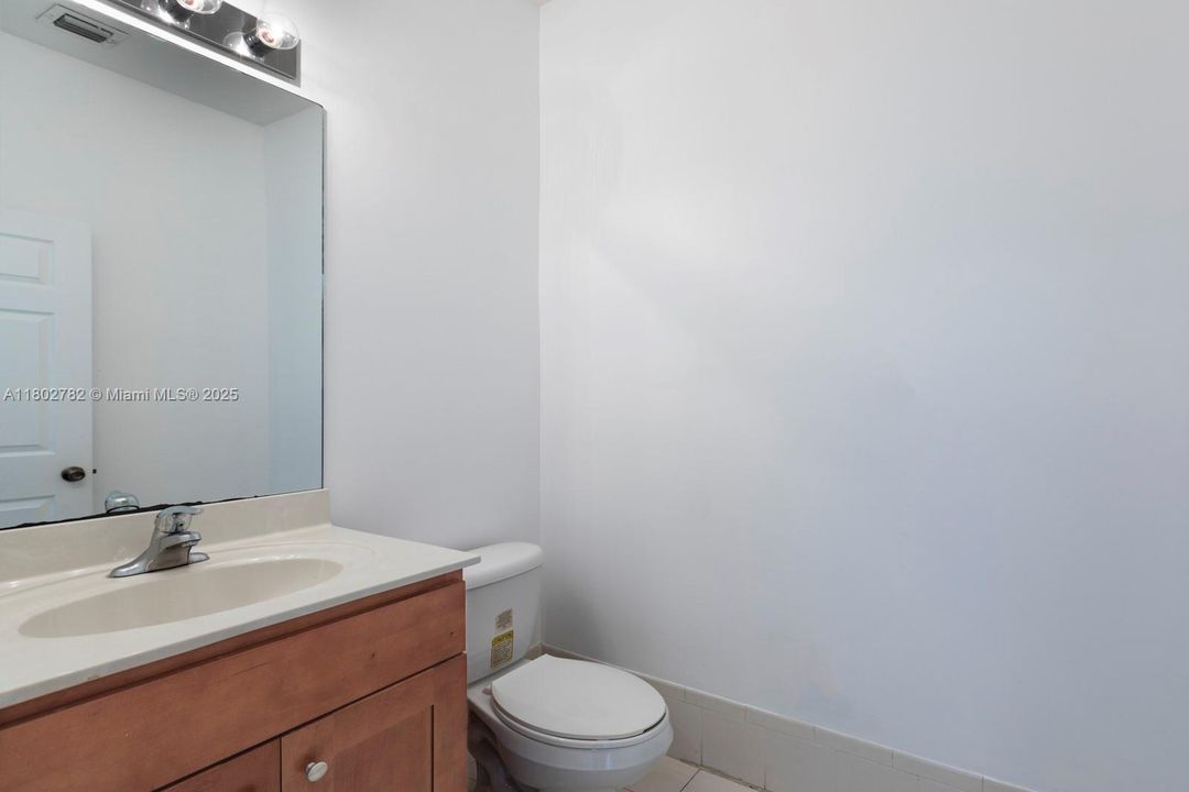 For Sale: $370,000 (2 beds, 2 baths, 1205 Square Feet)