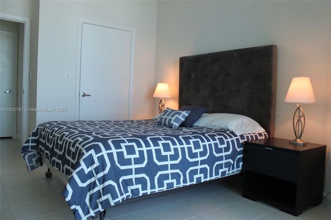 Recently Rented: $2,900 (1 beds, 1 baths, 837 Square Feet)