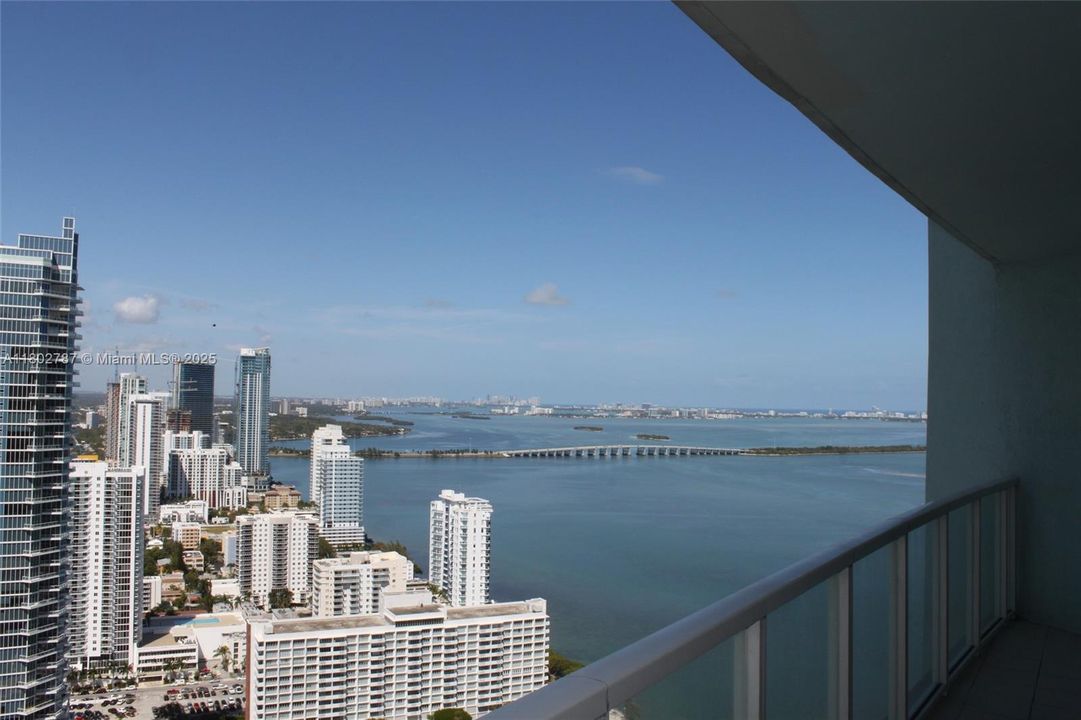 Recently Rented: $2,900 (1 beds, 1 baths, 837 Square Feet)