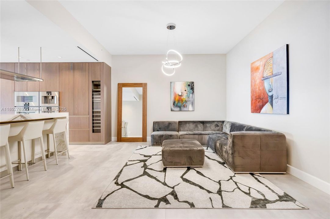 Activo con contrato: $29,500 (3 camas, 4 baños, 2589 Pies cuadrados)