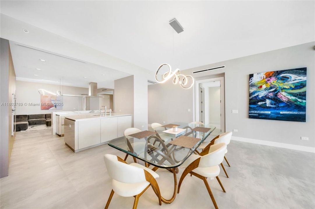 Activo con contrato: $29,500 (3 camas, 4 baños, 2589 Pies cuadrados)