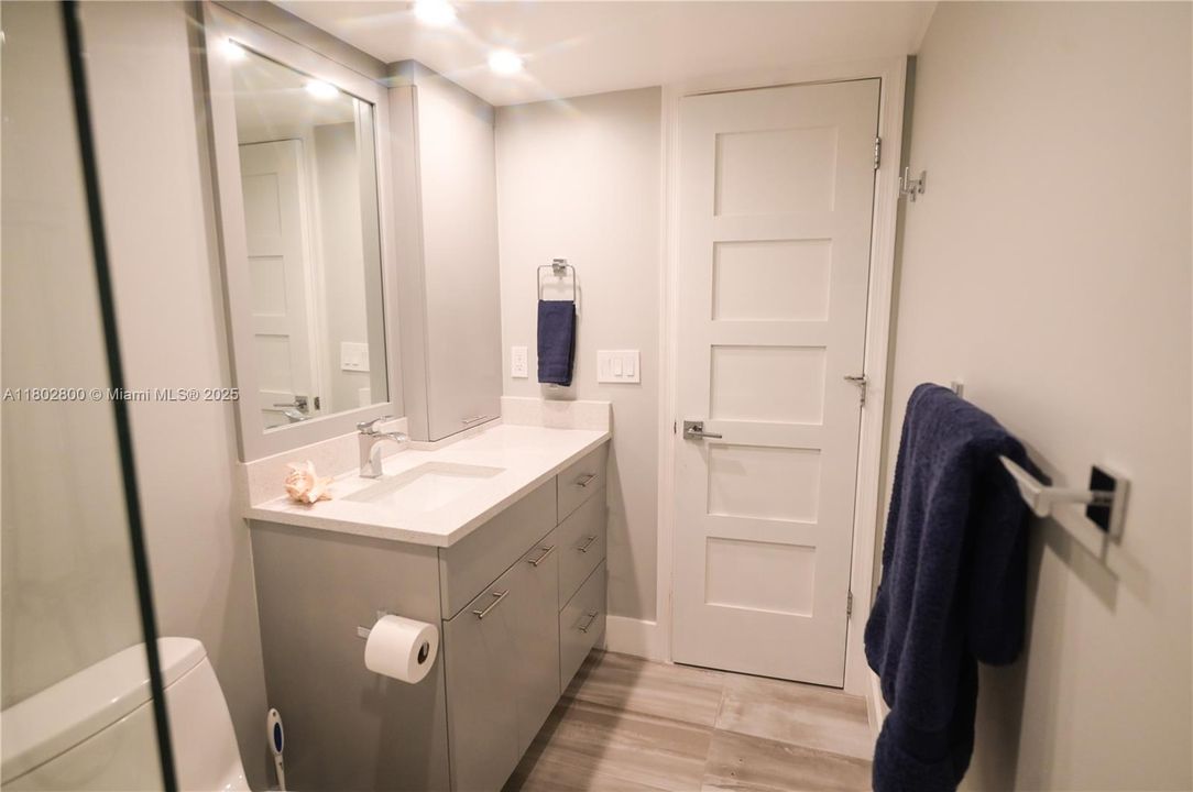 For Sale: $298,900 (2 beds, 2 baths, 1190 Square Feet)