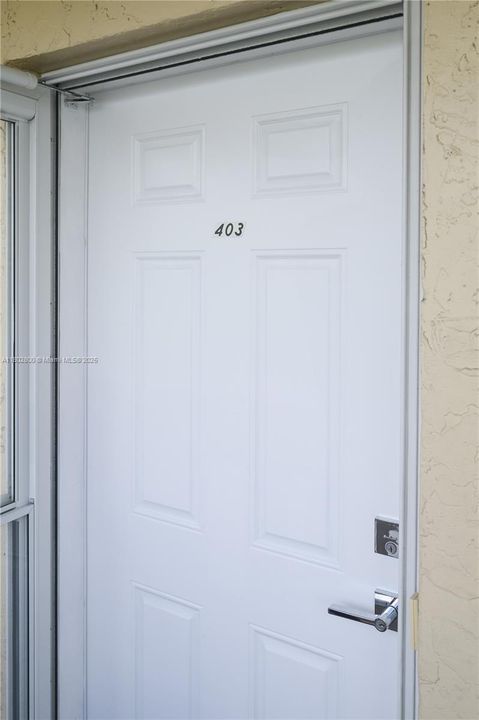 For Sale: $298,900 (2 beds, 2 baths, 1190 Square Feet)