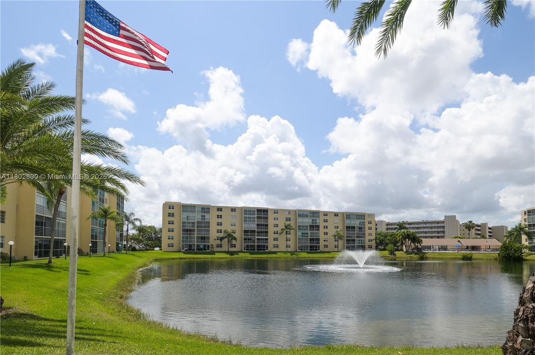 For Sale: $298,900 (2 beds, 2 baths, 1190 Square Feet)