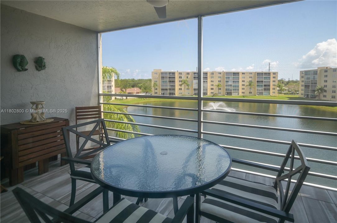 For Sale: $298,900 (2 beds, 2 baths, 1190 Square Feet)