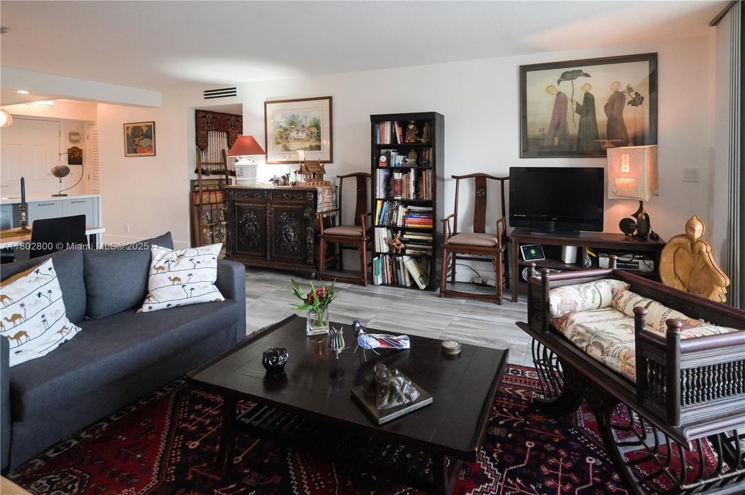 For Sale: $298,900 (2 beds, 2 baths, 1190 Square Feet)