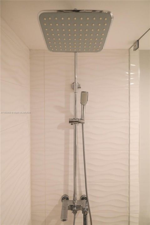 For Sale: $298,900 (2 beds, 2 baths, 1190 Square Feet)