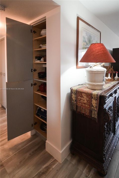 For Sale: $298,900 (2 beds, 2 baths, 1190 Square Feet)