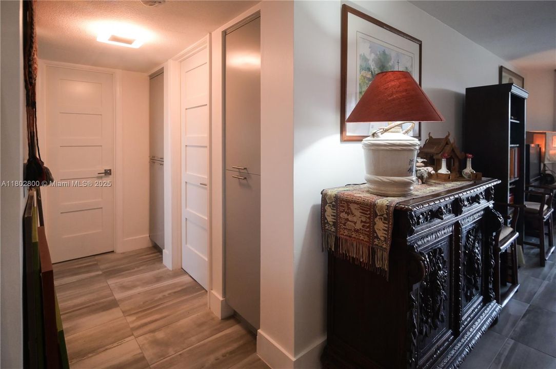 For Sale: $298,900 (2 beds, 2 baths, 1190 Square Feet)