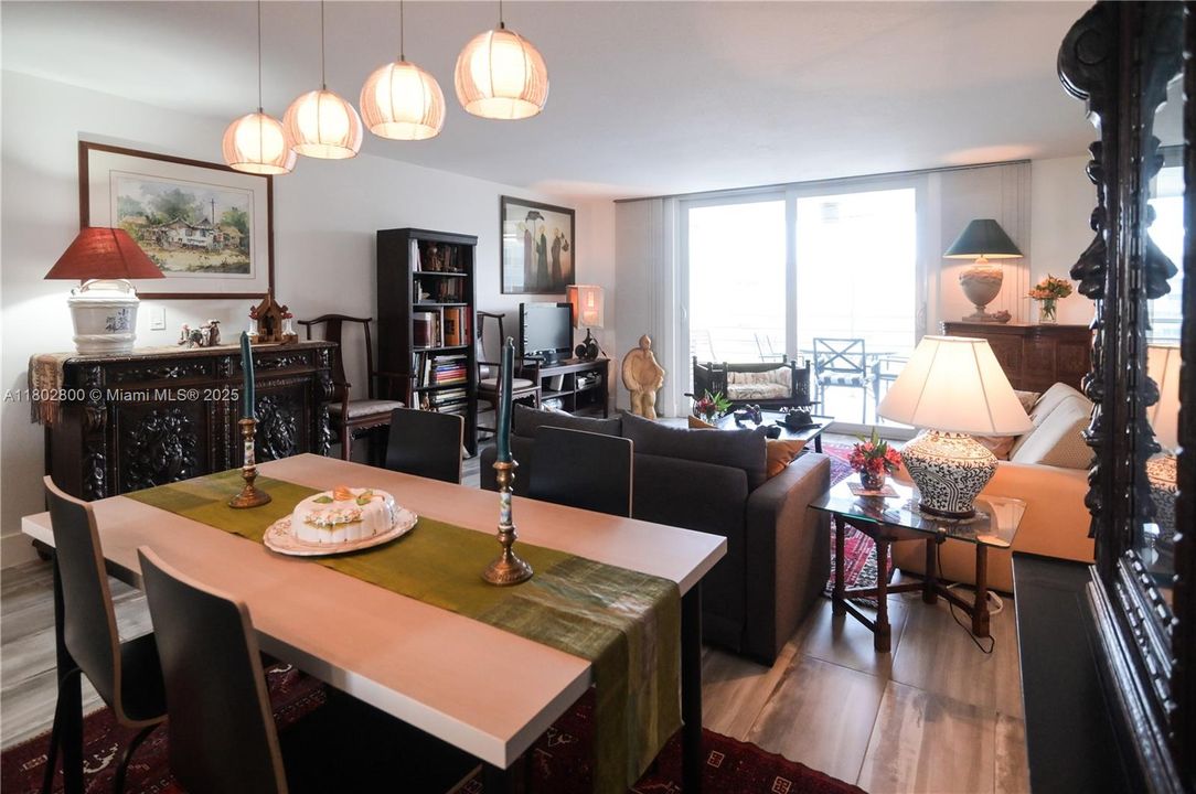 For Sale: $298,900 (2 beds, 2 baths, 1190 Square Feet)