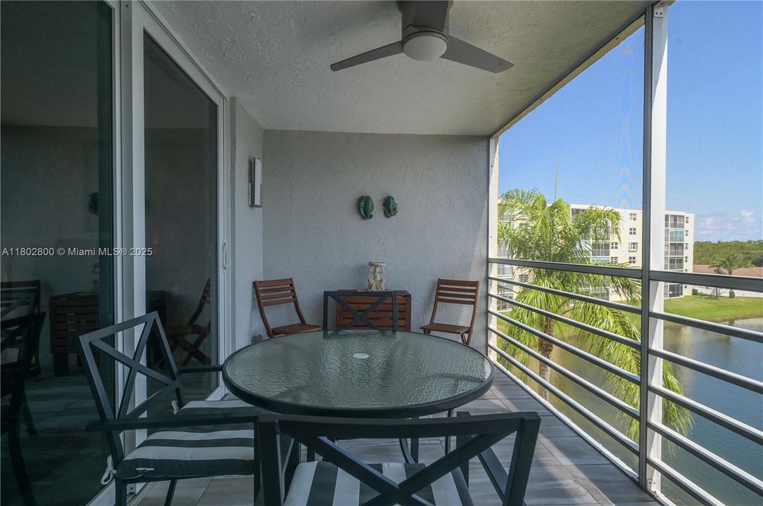 For Sale: $298,900 (2 beds, 2 baths, 1190 Square Feet)
