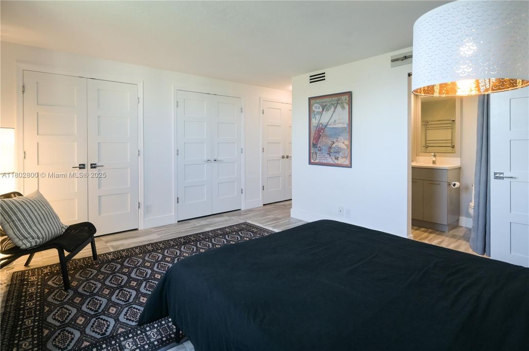 For Sale: $298,900 (2 beds, 2 baths, 1190 Square Feet)