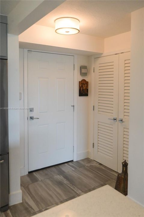 For Sale: $298,900 (2 beds, 2 baths, 1190 Square Feet)