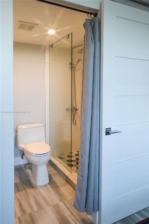 For Sale: $298,900 (2 beds, 2 baths, 1190 Square Feet)