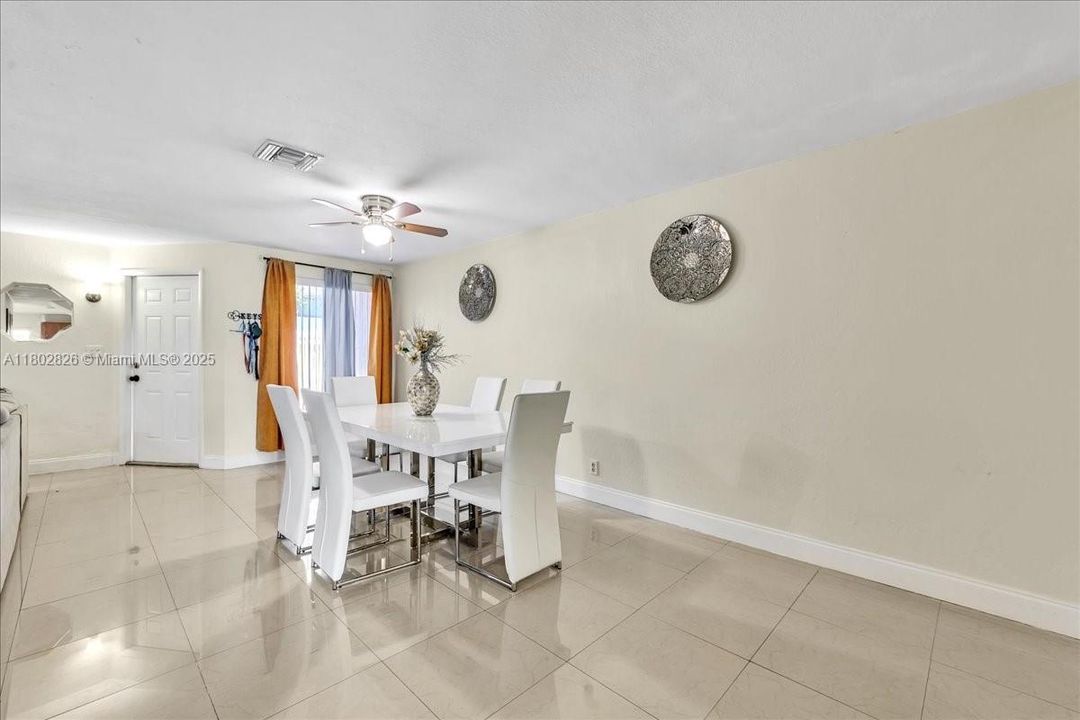 待售: $389,900 (3 贝兹, 2 浴室, 1750 平方英尺)