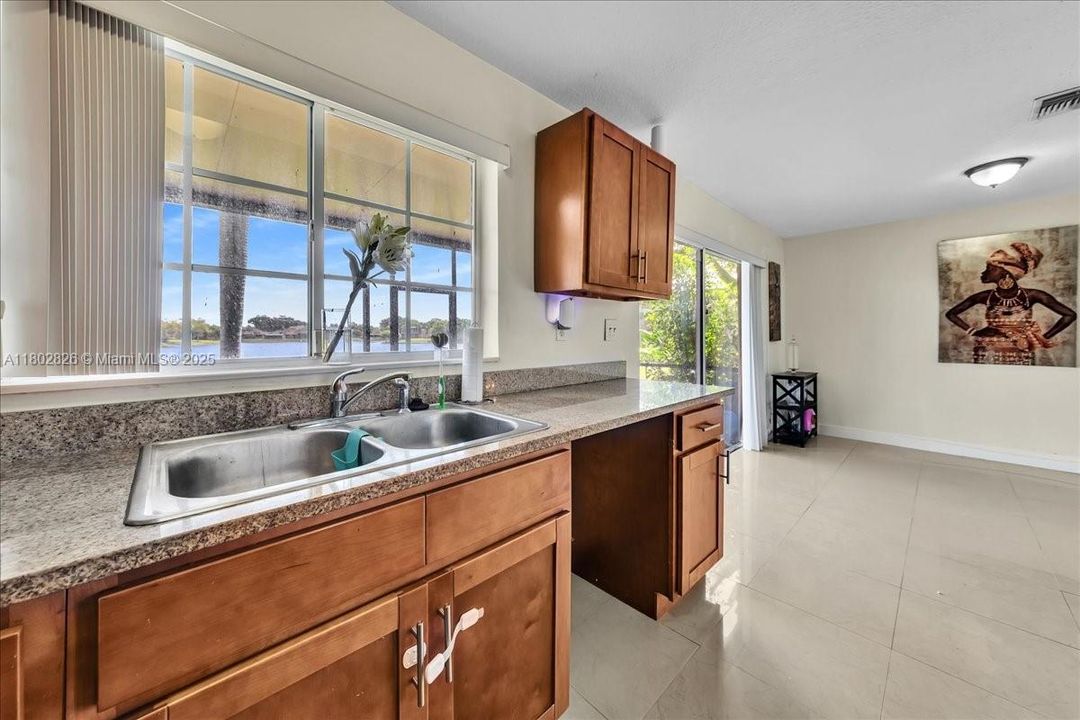 待售: $389,900 (3 贝兹, 2 浴室, 1750 平方英尺)