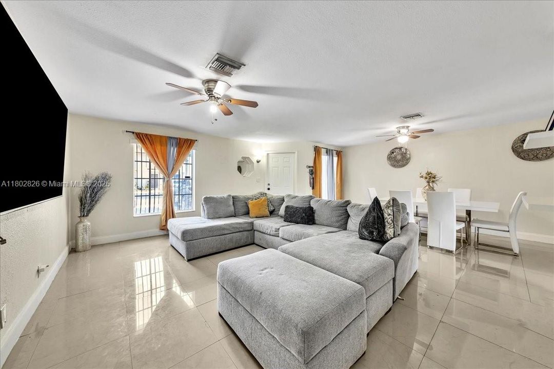 待售: $389,900 (3 贝兹, 2 浴室, 1750 平方英尺)