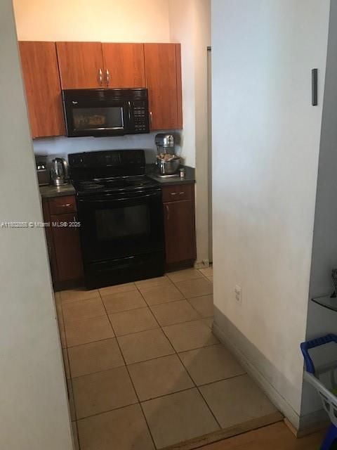 For Sale: $875,000 (3 beds, 2 baths, 1545 Square Feet)