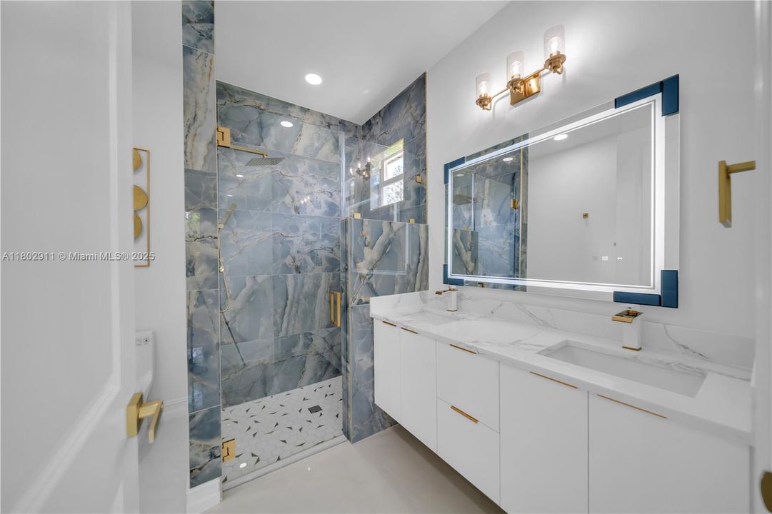 Recently Sold: $344,999 (3 beds, 2 baths, 0 Square Feet)