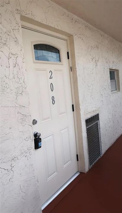 For Sale: $230,000 (2 beds, 2 baths, 1170 Square Feet)