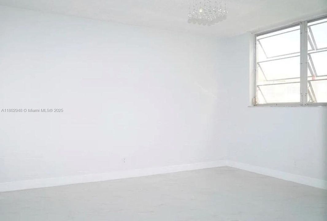 For Sale: $230,000 (2 beds, 2 baths, 1170 Square Feet)