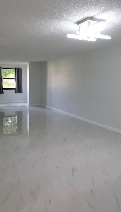 For Sale: $230,000 (2 beds, 2 baths, 1170 Square Feet)